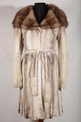 Женственное норковое пальто, полустрижка, капюшон куница.