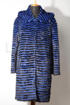 Новое пальто из королевского кролика (орилаг) с капюшоном. Цвет синий электрик.