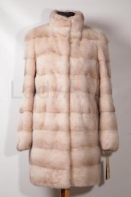 Норковая шуба поперечного кроя, цвет фламинго.