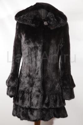 Норковая шуба с капюшоном и воланами, цвет черный бриллиант.