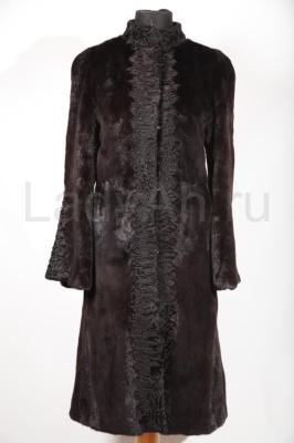 Норковое пальто с отделкой каракулем, полустрижка, цвет черный бриллиант.