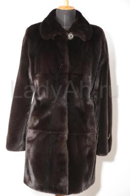 Задвоение! Удалить фото и загрузить другие.