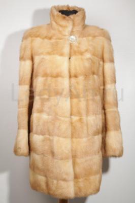 Изящная норковая шубка, цвет белое золото.