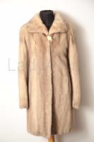 Элегантное норковое пальто, воротник апаш,  цвет сильвер