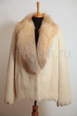 Роскошный норковый полушубок с воротником из полярной лисы. 