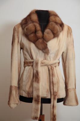 Норковый полушубок с воротником из куницы, полустрижка, переход цвета.