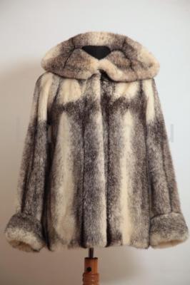 Норковый полушубок с капюшоном, крестовка. 