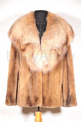 Норковый полушубок с воротником из лисы, полустрижка и лазерный рисунок, цвет Gold.
