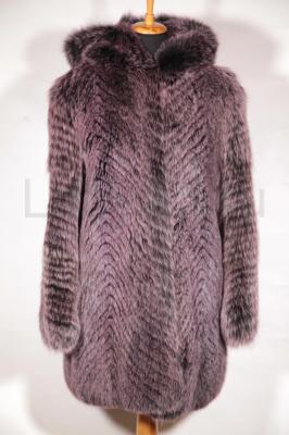 Модная шубка из песца с капюшоном, цвет лаванда.