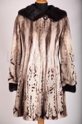 Норковая шубка с капюшоном, полустрижка, принт. 