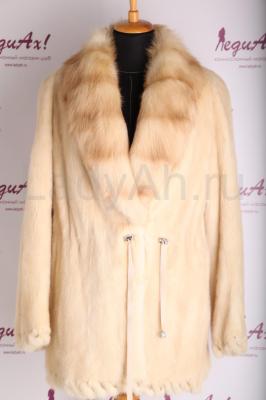 Норковый полушубок с воротником из куницы, цвет паломино.