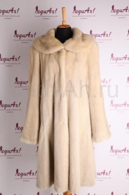 Норковая шуба, трапеция, цвет светлый беж.