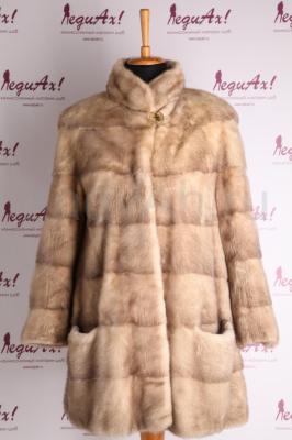 Норковый полушубок, трапеция, цвет колотый лёд.