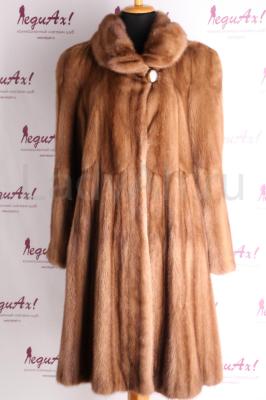 Изящная норковая шубка, трапеция, цвет орех.