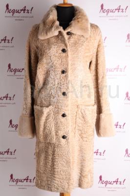Дизайнерское пальто из каракульчи с отделкой из кролика, цвет бежевый. Yves Saint Laurent.