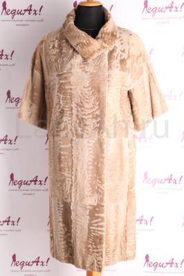 Эксклюзивное пальто из каракульчи, цвет бежевый.