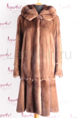 Норковая шуба с капюшоном, фасон годе, цвет орех.