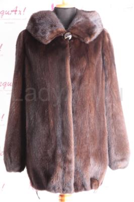 Норковый полушубок с капюшоном, цвет горький шоколад.