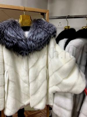 Новый норковый полушубок/автоледи, фасон летучая мышь из белоснежной норки с капюшоном из чернобурки